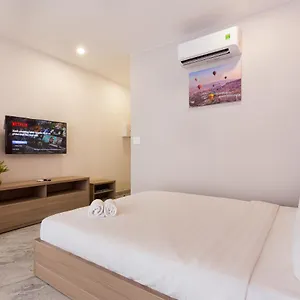 https://the-arrivals-tower-near-airport-10-minutes-high-class.hotelsvungtau.com